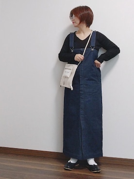 「Vネック」｜「アイテム（サロペット/オーバーオール）」を使った、yakkoさん（レディース・152cm）の秋コーディネート