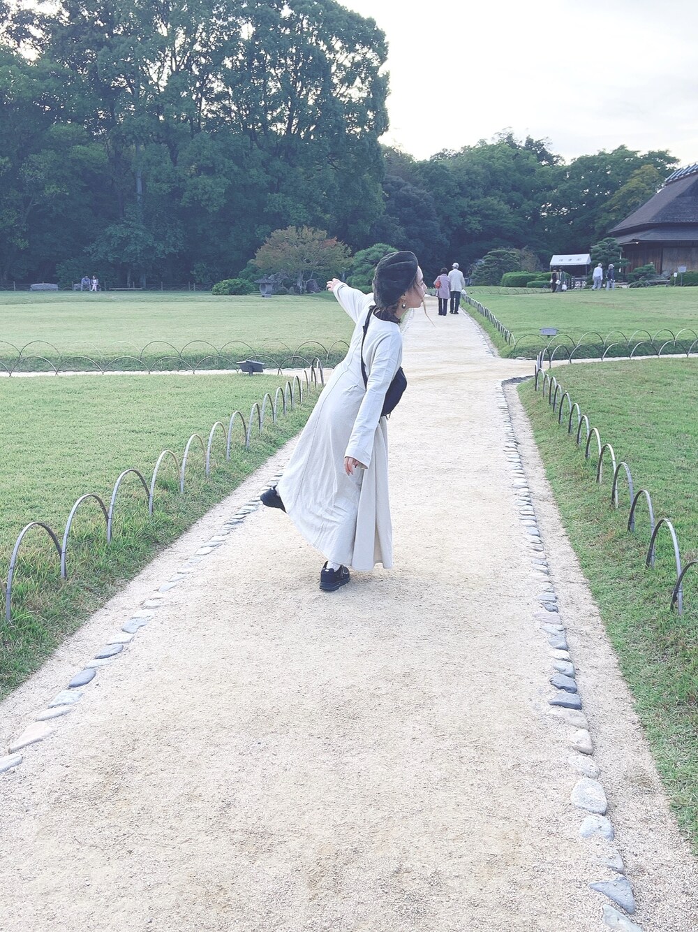 「後楽園」｜「KBFの2WAYベルトBIGワンピース（ワンピース、ベージュ系）」を使った、yu-kaさん（レディース・156cm）の冬コーディネートの1枚目の写真