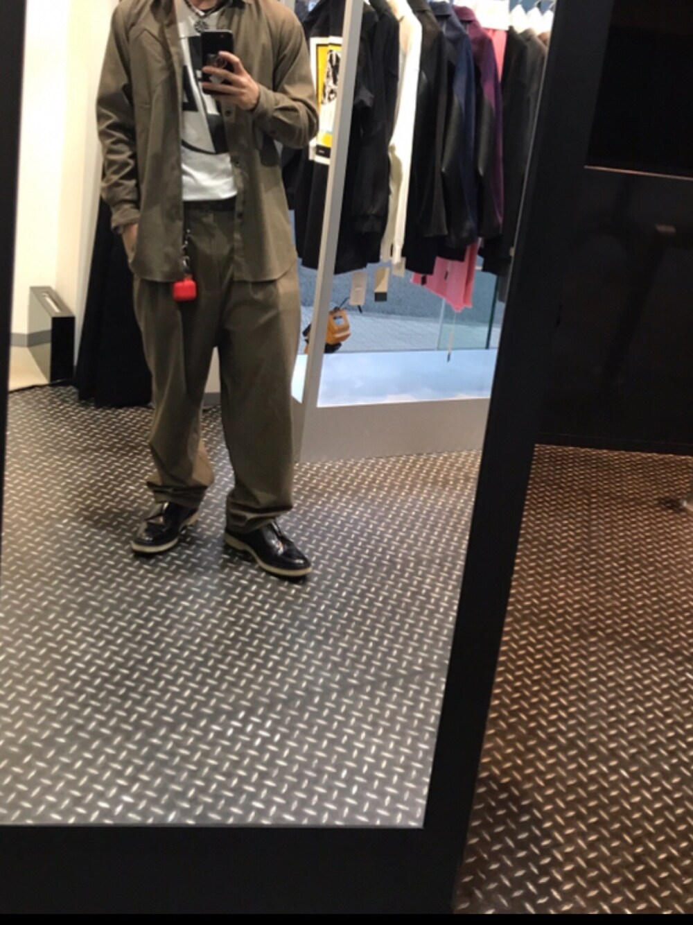 「秋のコーデ」｜「MUZEのアイテム（セットアップ、ベージュ系）」を使った、セニョールさん（メンズ・172cm）の秋コーディネートの1枚目の写真