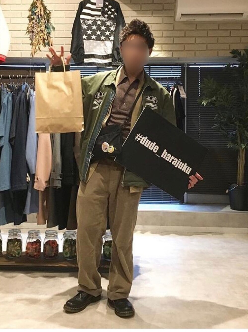 「ブラウン色に染まれ、春、古着、古着MIX、いいね、save、フォローお願いします🤑、古着好きな人と繋がりたい、ベージュコーデ、カーキ」｜「PUNK DRUNKERSのアイテム（ジャケット/アウター、グリーン系）」を使った、セニョールさん（メンズ・172cm）の冬コーディネートの1枚目の写真