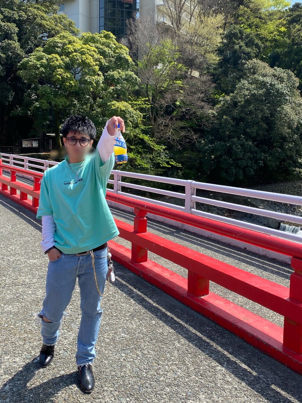 「春、ootd、コロナに負けない、シンプル、メガネ男子、黒」｜「Saint Laurentのアイテム（ブーツ、ブラック系）」を使った、セニョールさん（メンズ・172cm）の春コーディネートの1枚目の写真