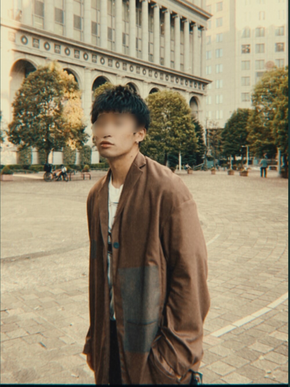 「秋冬コーデ、ビッグシルエット、秋服、お洒落さんとつながりたい、いいね、save、フォローお願いします🤑、大人カジュアル、シャツスタイル、秋のコーデ、スニーカー」｜「SHINYAKOZUKAの【SHINYA KOZUKA】 ANONYMOUS JACKET（テーラードジャケット、ブラウン系）」を使った、セニョールさん（メンズ・172cm）の秋コーディネートの1枚目の写真