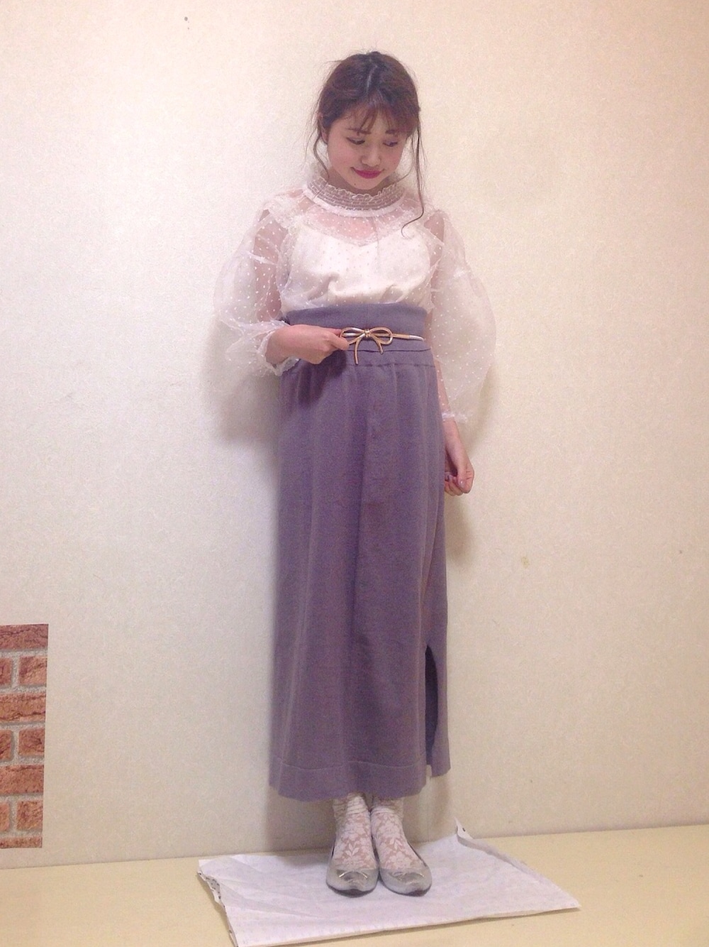 「ピンク、ラメ、ニットスカート、シースルー、透け感、white、春コーデ」｜「one after another NICE CLAUPのオーガンジードットブラウス（シャツ/ブラウス、ホワイト系）」を使った、ヨシコさん（レディース・149cm）の春コーディネートの1枚目の写真
