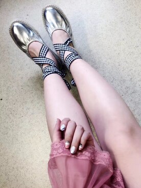 「iT（イット）のアイテム（シューズ）」を使った、Christine正さん（レディース・164cm）の春コーディネート