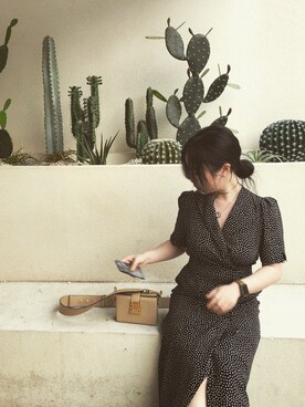 「COS（コス）のアイテム（アクセサリー）」を使った、Christine正さん（レディース・164cm）の秋コーディネート