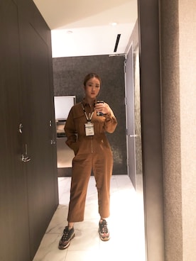 「SLY（スライ）のアイテム（つなぎ/オールインワン）」を使った、Christine正さん（レディース・164cm）の秋コーディネート