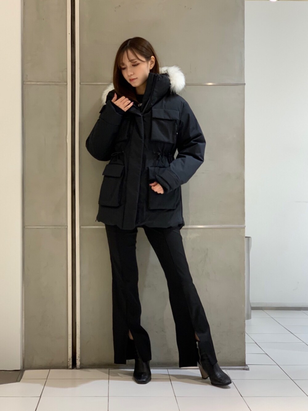 「ダウンジャケット、カジュアル、シンプル、ブラック、ダウン、オールブラック、大人カジュアル、休日コーデ、ootd、オトナ女子」｜「LOVELESSのアイテム（ダウンジャケット/コート、ブラック系）」を使った、Mariaさん（レディース・164cm）の冬コーディネートの1枚目の写真