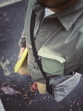 「アイテム（カーゴパンツ）」を使った、B哥さん（メンズ・180cm・30代）の春コーディネート