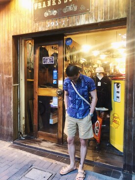 「アイテム（ビーチサンダル、ベージュ系）」を使った、B哥さん（メンズ・180cm）の夏コーディネート