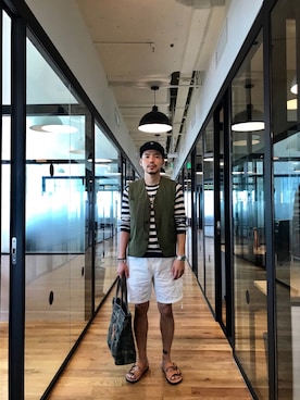 「アイテム（ビーチサンダル、ベージュ系）」を使った、B哥さん（メンズ・180cm）の夏コーディネート