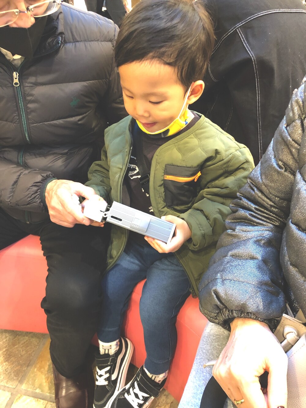 「キッズコーデ、カジュアル、男の子、おしゃれさんと繋がりたい、デニム、VANS」｜「green label relaxingのアイテム（ジャケット/アウター、グリーン系）」を使った、dudu&tentenさん（キッズ・90cm）の冬コーディネートの1枚目の写真
