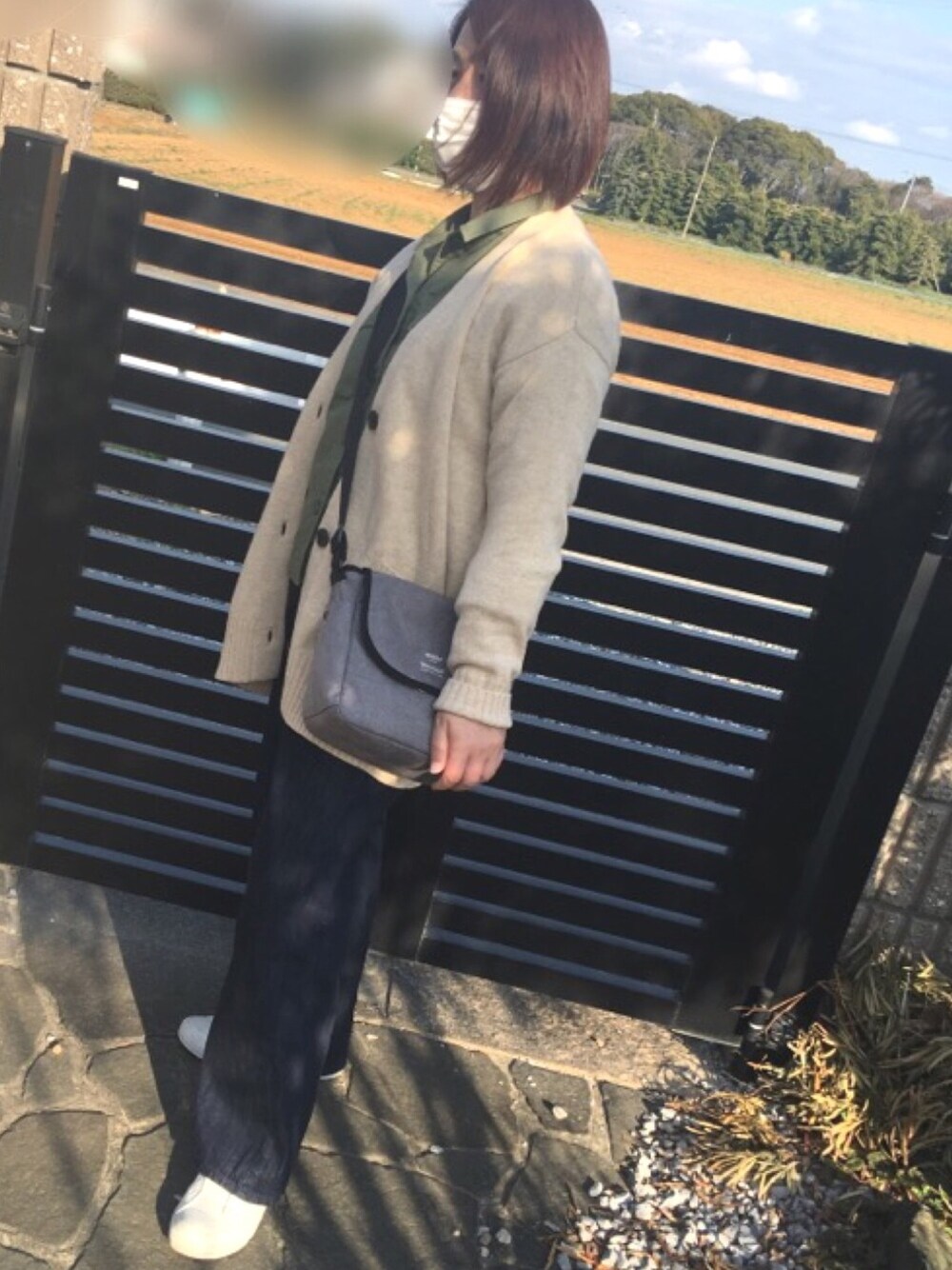 「カジュアル、はるコーデ、シンプルコーデ、スニーカーコーデ、デニム、ラフ、休日スタイル」｜「niko and...のバギーデニムパンツ【niko and ...】（デニムパンツ、ブルー系）」を使った、ミロリン🐷さん（レディース・162cm）の春コーディネートの1枚目の写真