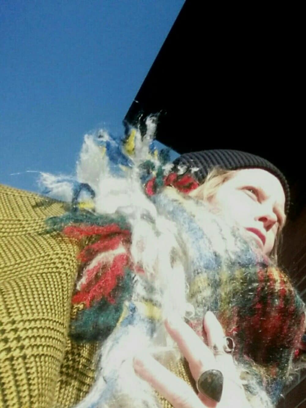 「oversized、ootd、oversize、winter、Herringbone、streetstyle、beanie、hat、coolcoats、prolayers」｜「Scottish woolのアイテム（マフラー、その他）」を使った、semiadvancedstyleさん（レディース・165cm）の冬コーディネートの1枚目の写真