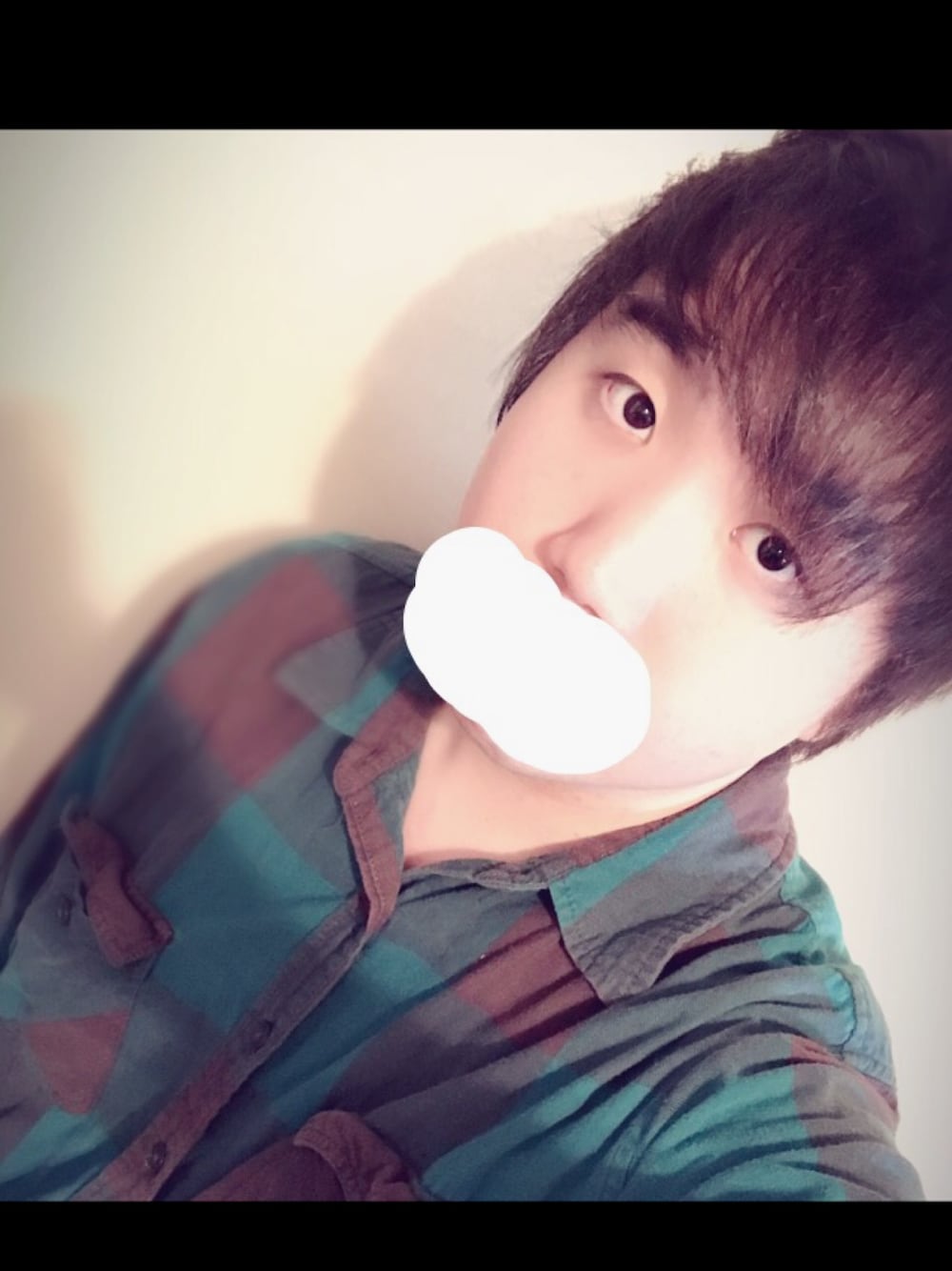 グリーン系のシャツ/ブラウスを着用したメンズの夏コーディネートの1枚目の写真