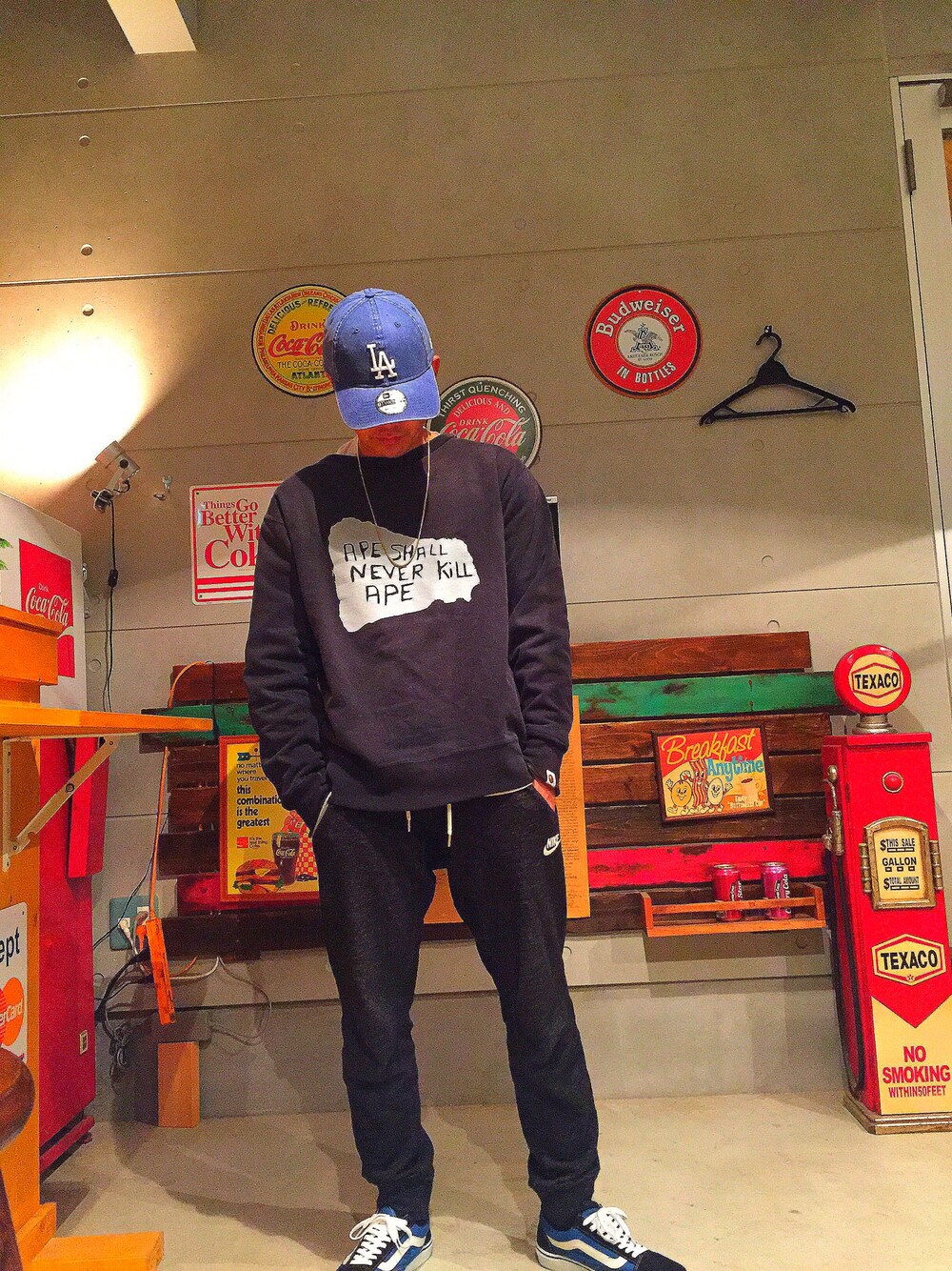 「春、カジュアルコーデ、春コーデ、streetstyle、ガレージ」｜「NEW ERAのアイテム（キャップ、ブルー系）」を使った、KIDさん（メンズ・168cm）の春コーディネートの1枚目の写真