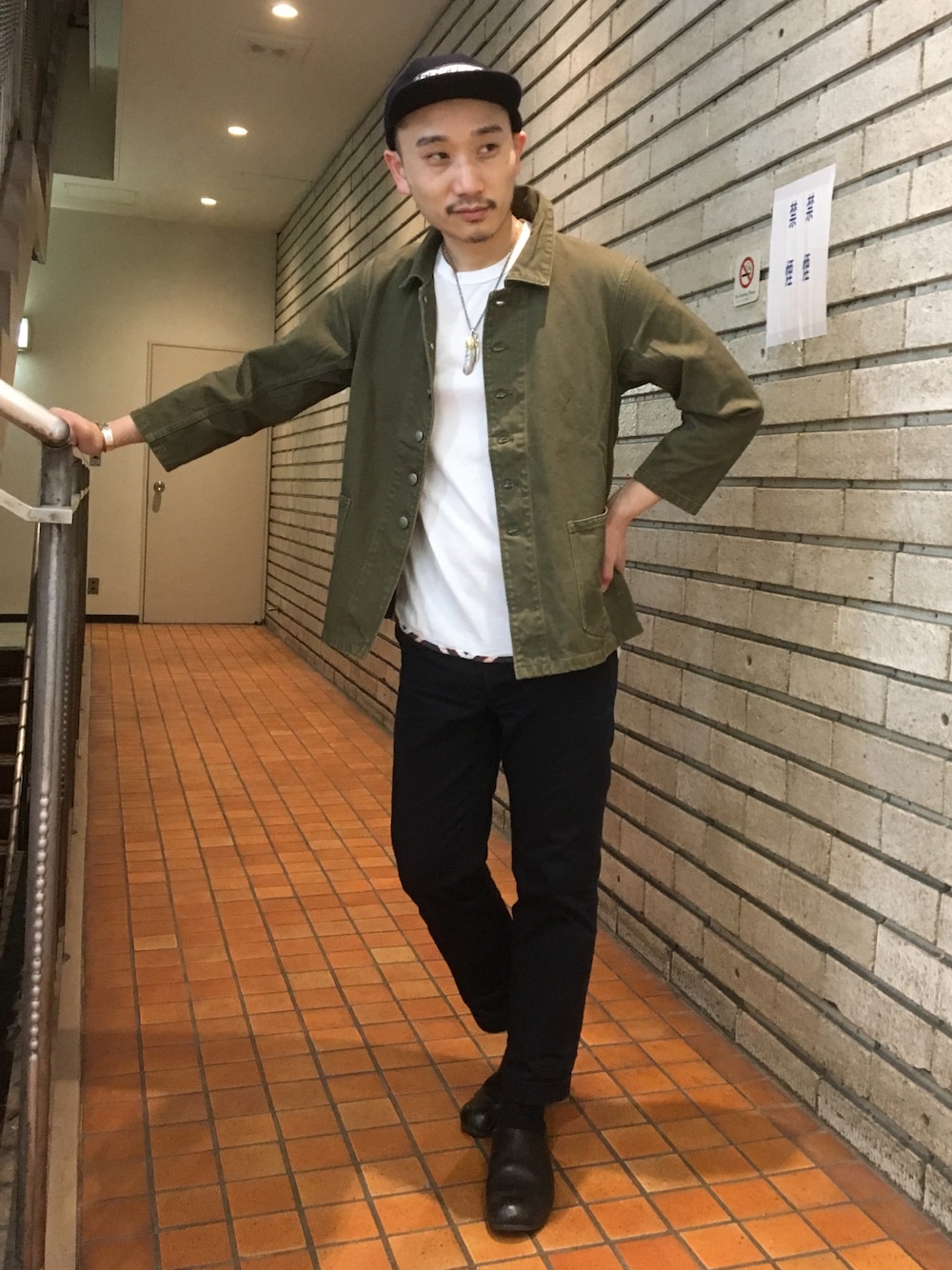 「visvim、カバーオール、オリーブ、グリーン、ジャストサイズ」｜「VISVIMの117105013038 (OV) Size S着用（カバーオール、グリーン系）」を使った、sunhouse神南さん（メンズ・169cm）の春コーディネートの1枚目の写真