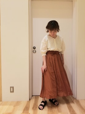 「Samansa Mos2 blue（サマンサモスモスブルー）のアイテム（スカート、オレンジ系）」を使った、やましたりなさん（レディース・154cm）の夏コーディネート