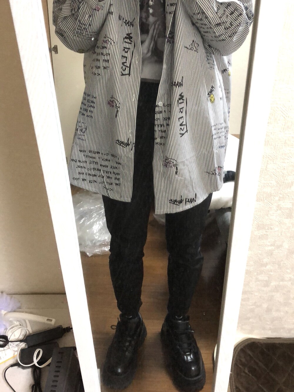 「EYTYSのANGEL LEATHER（スニーカー、ブラック系）」を使った、モキチさん（メンズ・180cm）の秋コーディネートの1枚目の写真