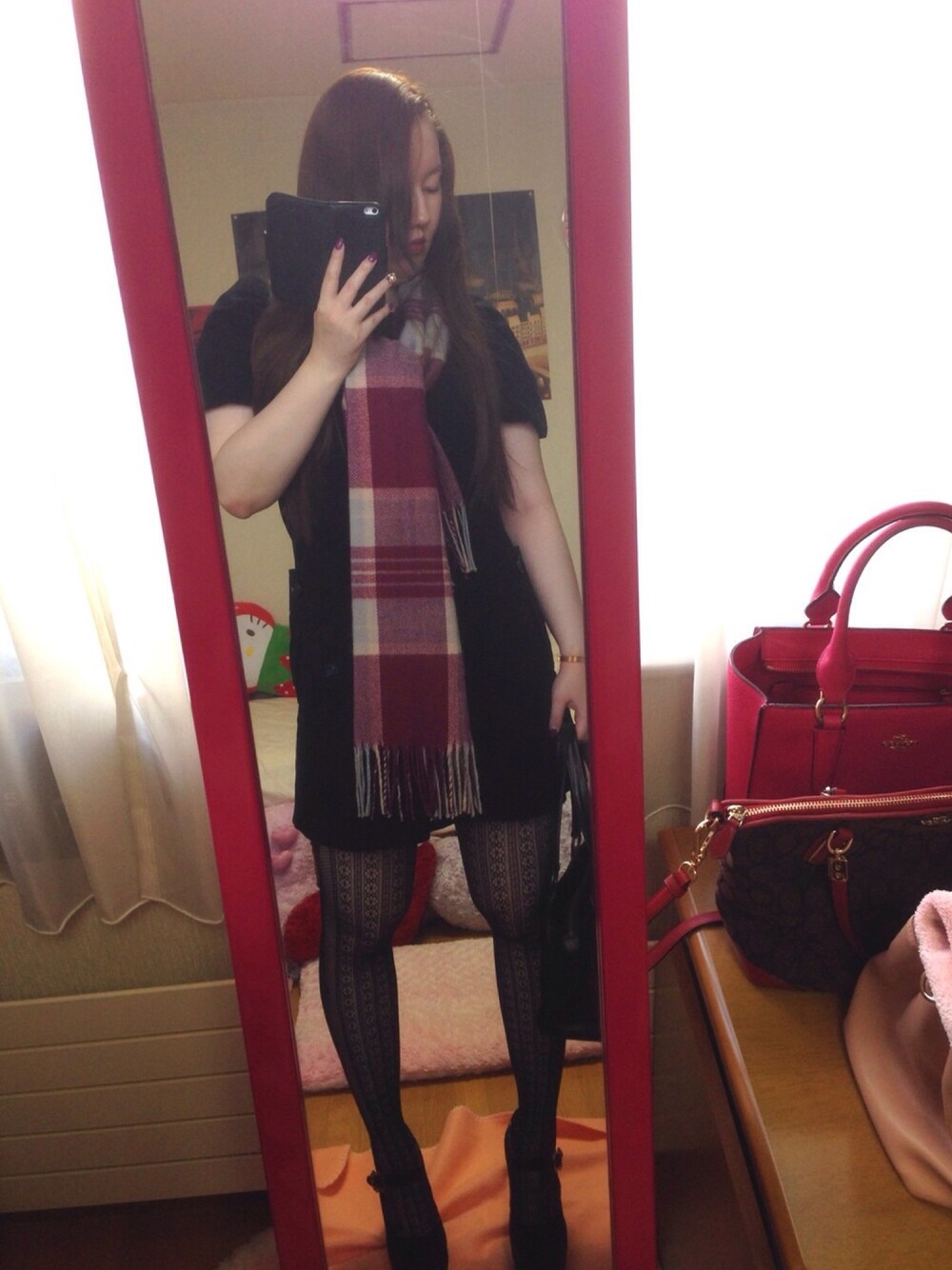 「ベロア、ワンピース、ANNA SUI、ブラック、クラシック、ウェッジソール」｜「BURBERRY BLUE LABELのアイテム（ワンピース、ブラック系）」を使った、ひかるんさん（レディース・164cm）の秋コーディネートの1枚目の写真