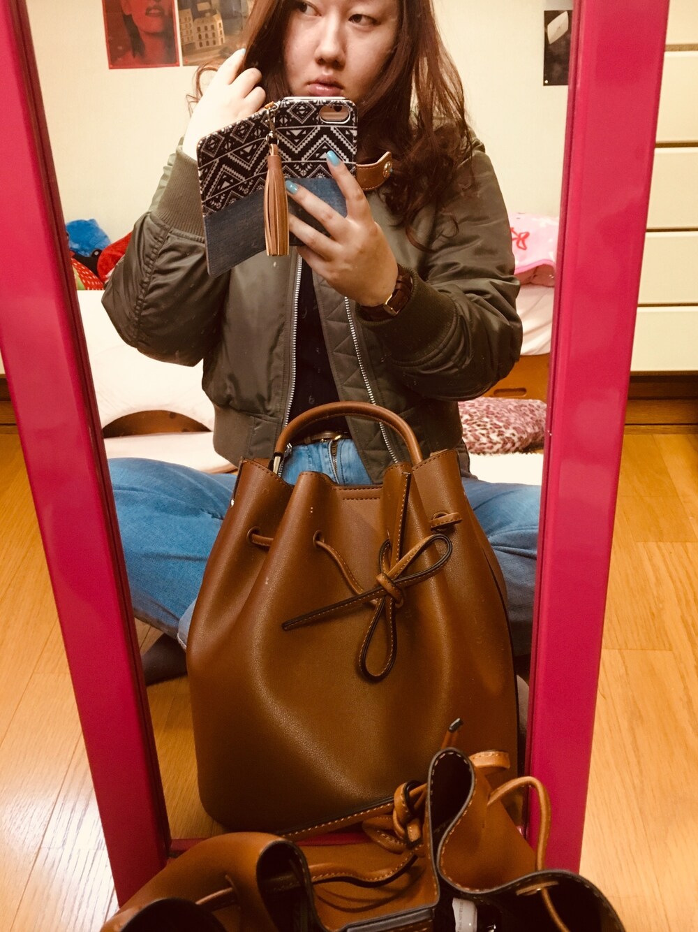 「秋冬コーデ、大人カジュアル、パンツスタイル、おしゃれさんと繋がりたい、オトナ女子、フレイ アイディー(FRAY I.D)、MA-1、一点豪華主義、ゆるコーデ」｜「FRAY I.Dのアイテム（バッグ、ブラウン系）」を使った、ひかるんさん（レディース・163cm）の秋コーディネートの1枚目の写真