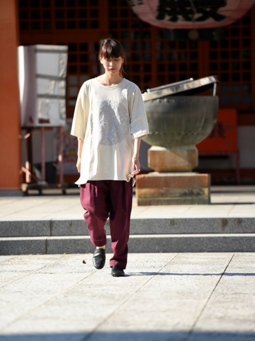 「カットソー、ビッグシルエット、夏、夏コーデ、ビッグT、YANTOR、OVIE STUDIO、AUTTAA、アウッタ、ヤントル」｜「YANTORのYANTOR Geometric Gokuraku Pants wine red（その他パンツ、レッド系）」を使った、OVIE STUDIOさん（レディース・163cm）の夏コーディネートの1枚目の写真