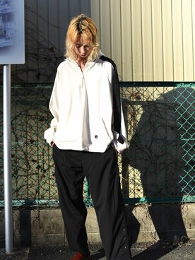 「my beautiful landlet（マイビューティフルランドレット）のアイテム（ジャージ）」を使った、OVIE STUDIOさん（レディース・172cm）の冬コーディネート
