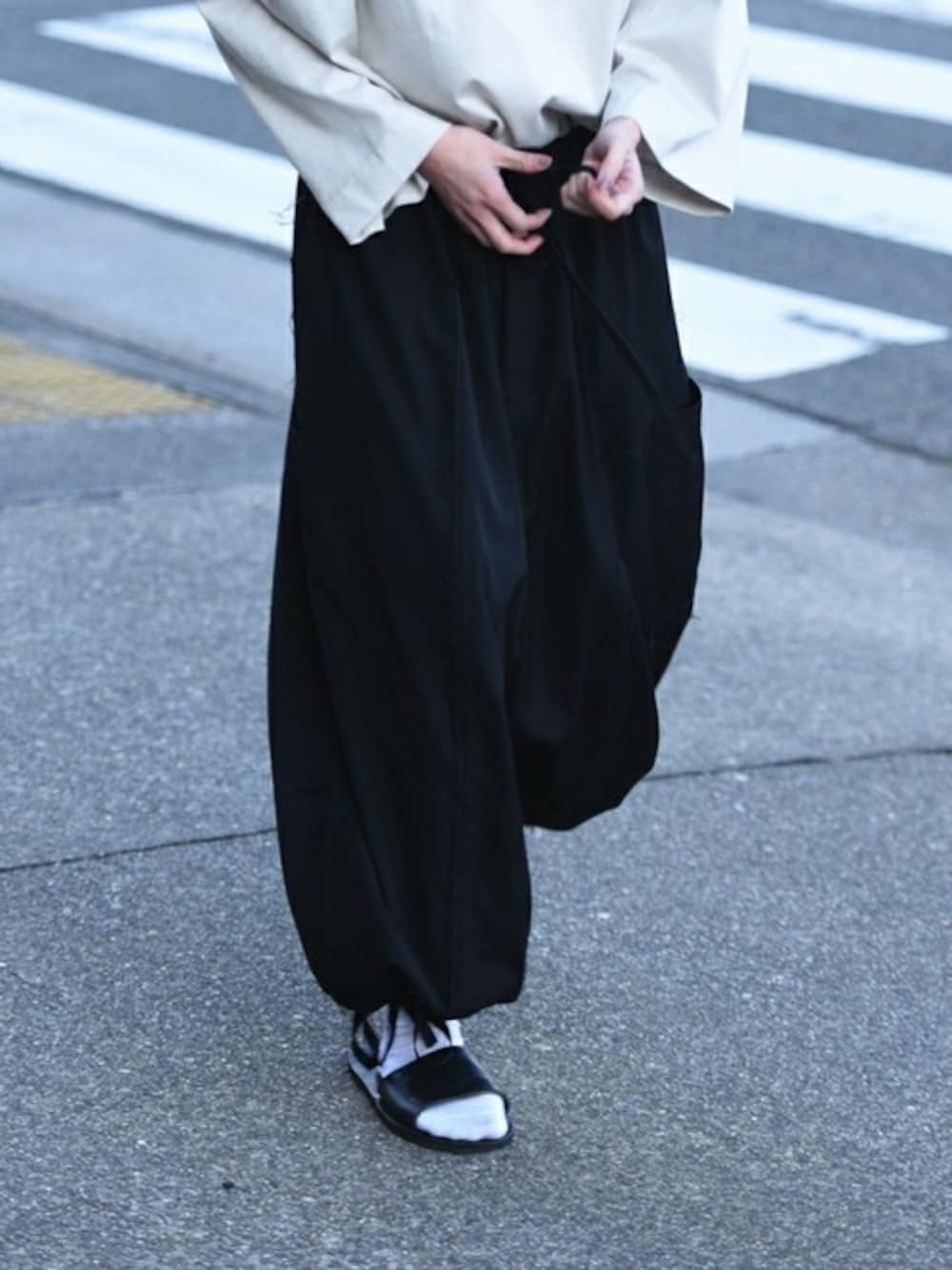美品 BISHOOL Wool Gabardine Cut Off Pants BISHOOL Wool Gabardine Cut Off Pants with Damage Pocket