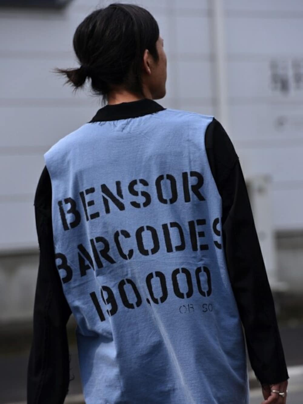 「ビッグシルエット、ストリート、オーバーサイズ、ノースリーブ、ビッグT、Essay、OVIE STUDIO、エッセイ」｜「ESSAYのESSAY CUT TEE（Tシャツ/カットソー、ブルー系）」を使った、OVIE STUDIOさん（レディース・163cm）の夏コーディネートの1枚目の写真