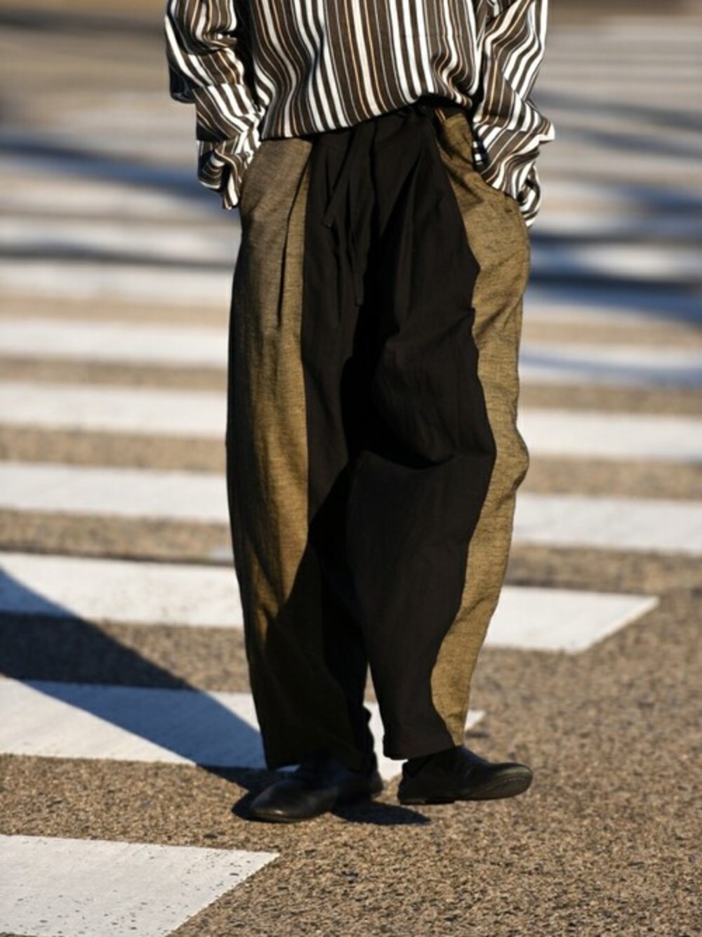 YANTOR Boder Jacquard 2tuck Fall Pantsを使った人気ファッション