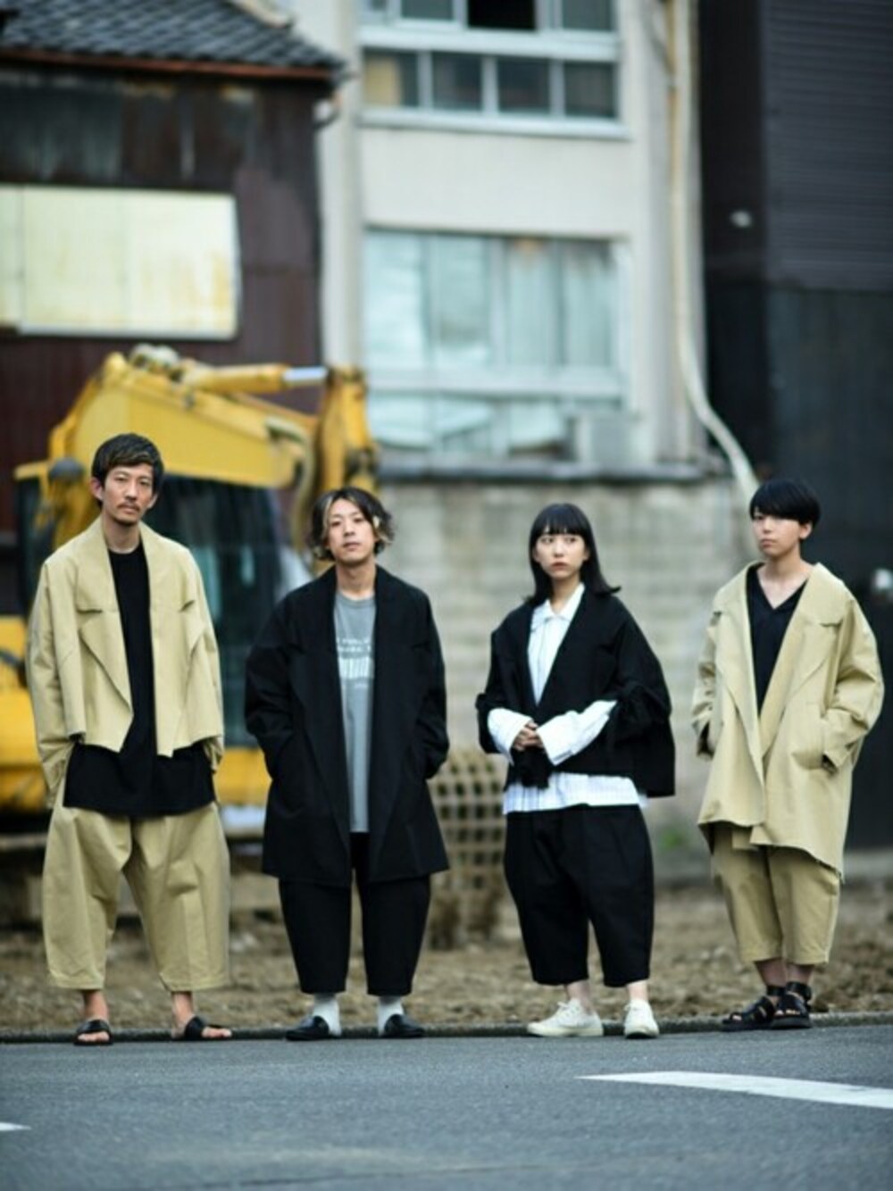 「セットアップ、ブラック、ベージュ、オールブラック、名古屋、ペアルック、my beautiful landlet、OVIE STUDIO、リンクコーデ、オールベージュ」｜「my beautiful landletのMy Beautiful Landlet チノコクーン紐ビッグパンツ（その他パンツ、ベージュ系）」を使った、OVIE STUDIOさん（レディース・156cm）の夏コーディネートの1枚目の写真