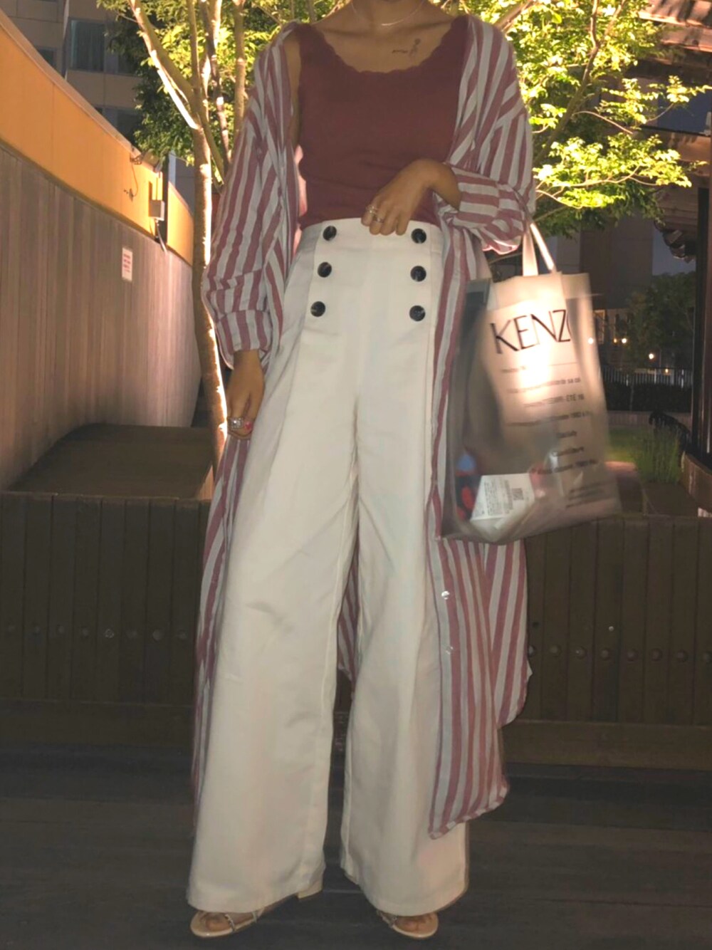 「KBF、KENZO」｜「GUのアイテム（パンツ、ホワイト系）」を使った、Mさん（レディース・157cm）の夏コーディネートの1枚目の写真