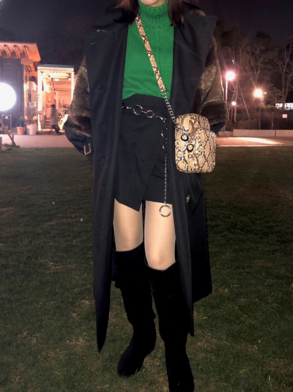 「murua、moussy」｜「SLYのアイテム（スカート、ブラック系）」を使った、Mさん（レディース・157cm）の冬コーディネートの1枚目の写真