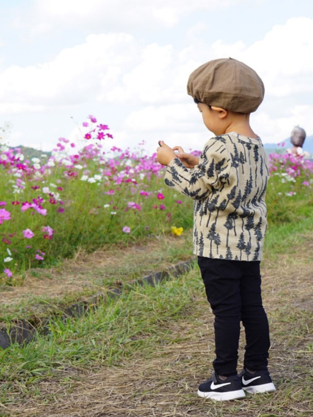 「秋コーデ、ベレー帽、マーキーズ(MARKEY'S)、ナイキスニーカー、Branshes、韓国子供服、秋、kids、男の子」｜「★のアイテム（その他、ホワイト系）」を使った、sotaさん（キッズ・90cm）の秋コーディネートの1枚目の写真