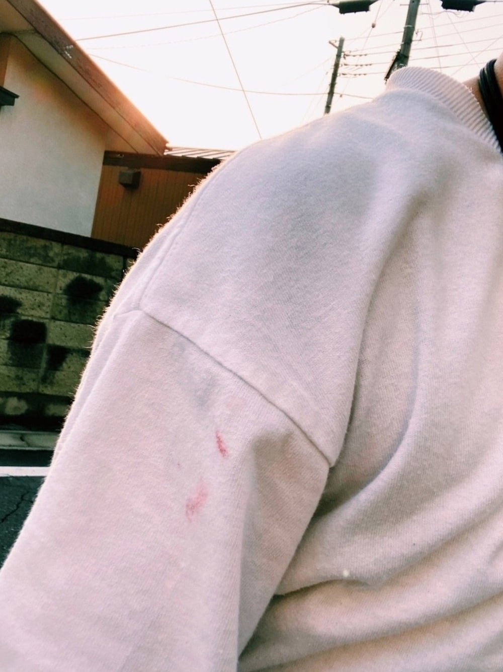 「寝ても覚めても」｜「Carhartt WIPのアイテム（Tシャツ/カットソー、ホワイト系）」を使った、死税さん（メンズ・165cm）の秋コーディネートの1枚目の写真