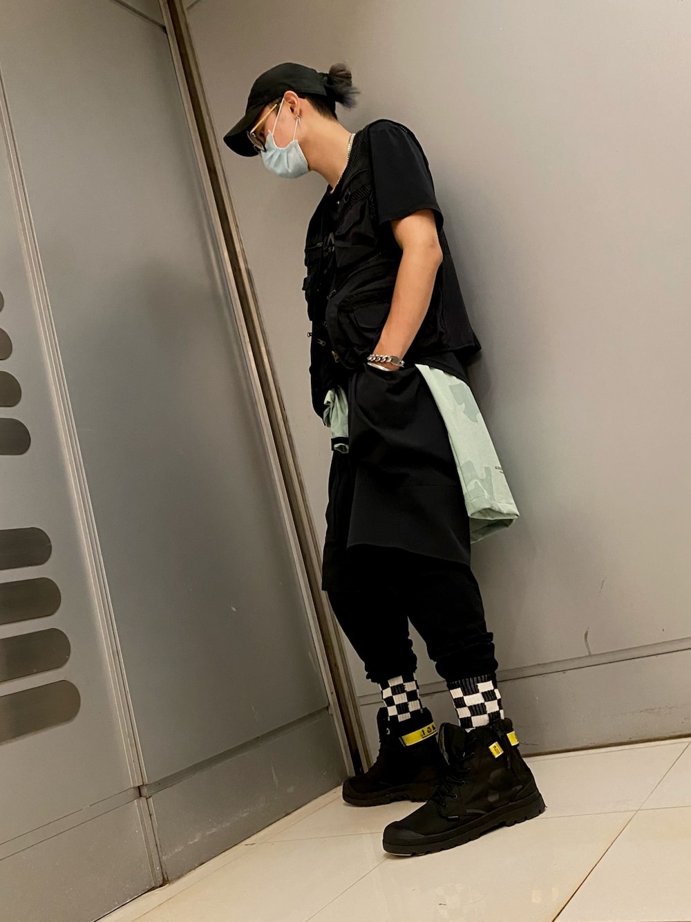 「ootd、ootdtw、fashion、fashion blogger、fashionista、nike、日系极简、日系、休日スタイル、休日コーデ」｜「one boyのアイテム（マウンテンパーカー、グリーン系）」を使った、ctboi さん（メンズ・175cm）の夏コーディネートの1枚目の写真