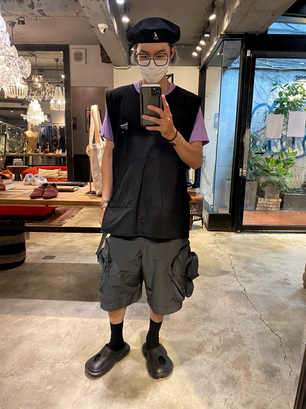 「ootd、ootdtw、fashion、outfit、KANGOL、日系極簡、休日スタイル、休日コーデ、街頭穿搭、VANS」｜「Ionismのアイテム（ベスト、ブラック系）」を使った、ctboi さん（メンズ・175cm）の秋コーディネートの1枚目の写真