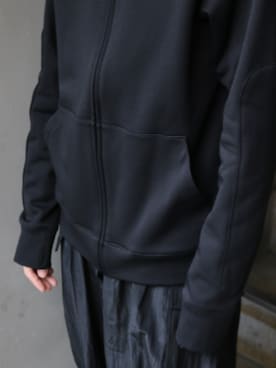 「WhoWhat（フーワット）のアイテム（トップス）」を使った、平岩悠人　吾亦紅さん（メンズ・175cm）の秋コーディネート