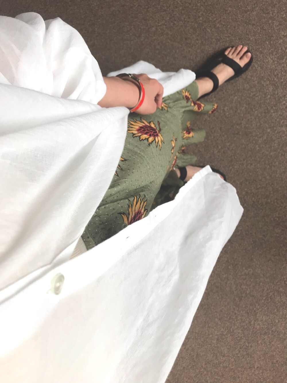 「大人カジュアル、休日スタイル、パンツコーデ、gallardagalante、COEL、teva」｜「COELのアイテム（パンツ、グリーン系）」を使った、aliyさん（レディース・170cm）の夏コーディネートの1枚目の写真