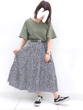「GU（ジーユー）のアイテム（スカート、ブルー系）」を使った、aochanさん（レディース・164cm）の春コーディネート