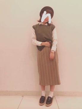 「GU（ジーユー）のアイテム（スカート、ベージュ系）」を使った、aochanさん（レディース・164cm）の春コーディネート