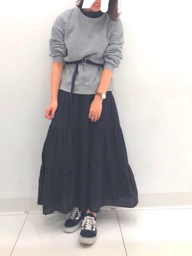 「GU（ジーユー）のアイテム（スカート、ブラック系）」を使った、aochanさん（レディース・164cm）の春コーディネート