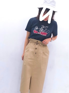 「GU（ジーユー）のアイテム（スカート、ベージュ系）」を使った、aochanさん（レディース・164cm）の春コーディネート