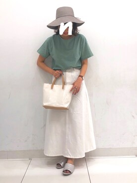 「GU（ジーユー）のアイテム（Tシャツ/カットソー、グリーン系）」を使った、aochanさん（レディース・164cm）の春コーディネート