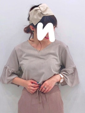 「GU（ジーユー）のアイテム（シャツ/ブラウス、ベージュ系）」を使った、aochanさん（レディース・164cm）の春コーディネート