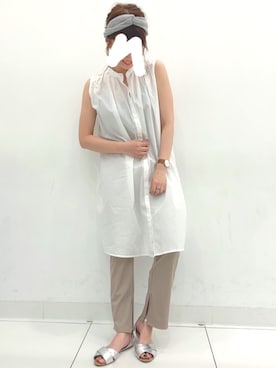 「GU（ジーユー）のアイテム（シャツ/ブラウス、ホワイト系）」を使った、aochanさん（レディース・164cm）の春コーディネート