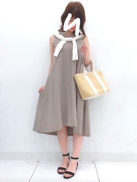「GU（ジーユー）のアイテム（ワンピース、ベージュ系）」を使った、aochanさん（レディース・164cm）の春コーディネート