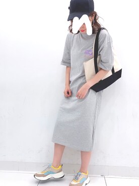 「GU（ジーユー）のアイテム（ワンピース、グレー系）」を使った、aochanさん（レディース・164cm）の春コーディネート