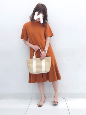 「GU（ジーユー）のアイテム（ワンピース、オレンジ系）」を使った、aochanさん（レディース・164cm）の夏コーディネート