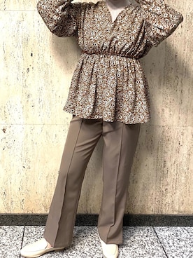 「花柄ブラウス」｜RETROGIRLさん（レディース・161cm）の秋コーディネート