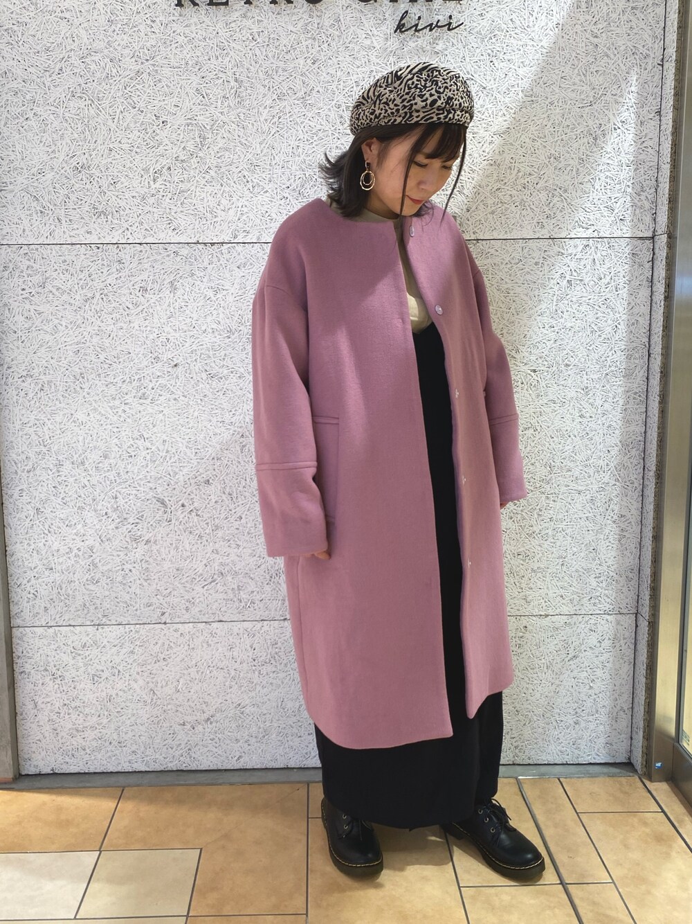 「ノーカラーコート、フェイクウール、ピンク、キャミワンピ、ベレー帽、ひょう柄、レトロガール、プチプラ」｜「RETRO GIRLのウール混ノーカラーコート（ノーカラージャケット、ピンク系）」を使った、RETROGIRLさん（レディース・155cm）の秋コーディネートの1枚目の写真